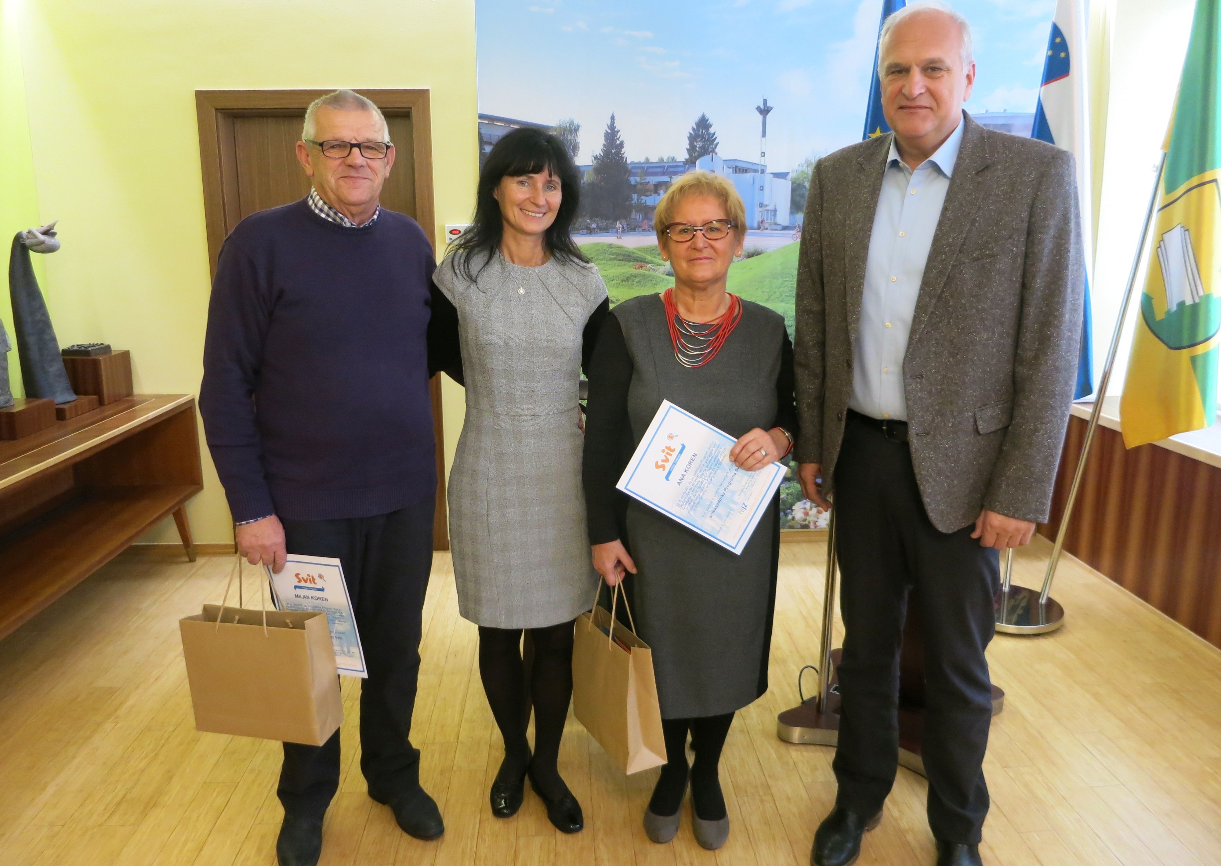Milan Koren (novi ambasador Programa Svit), Nuša Konec Juričič (vodja službe za nenalezljive bolezni na Območni enoti Celje Nacionalnega inštituta za javno zdravje), Ana Koren (nova ambasadorka Programa Svit) in Bojan Kontič (župan Mestne občine Velenje).