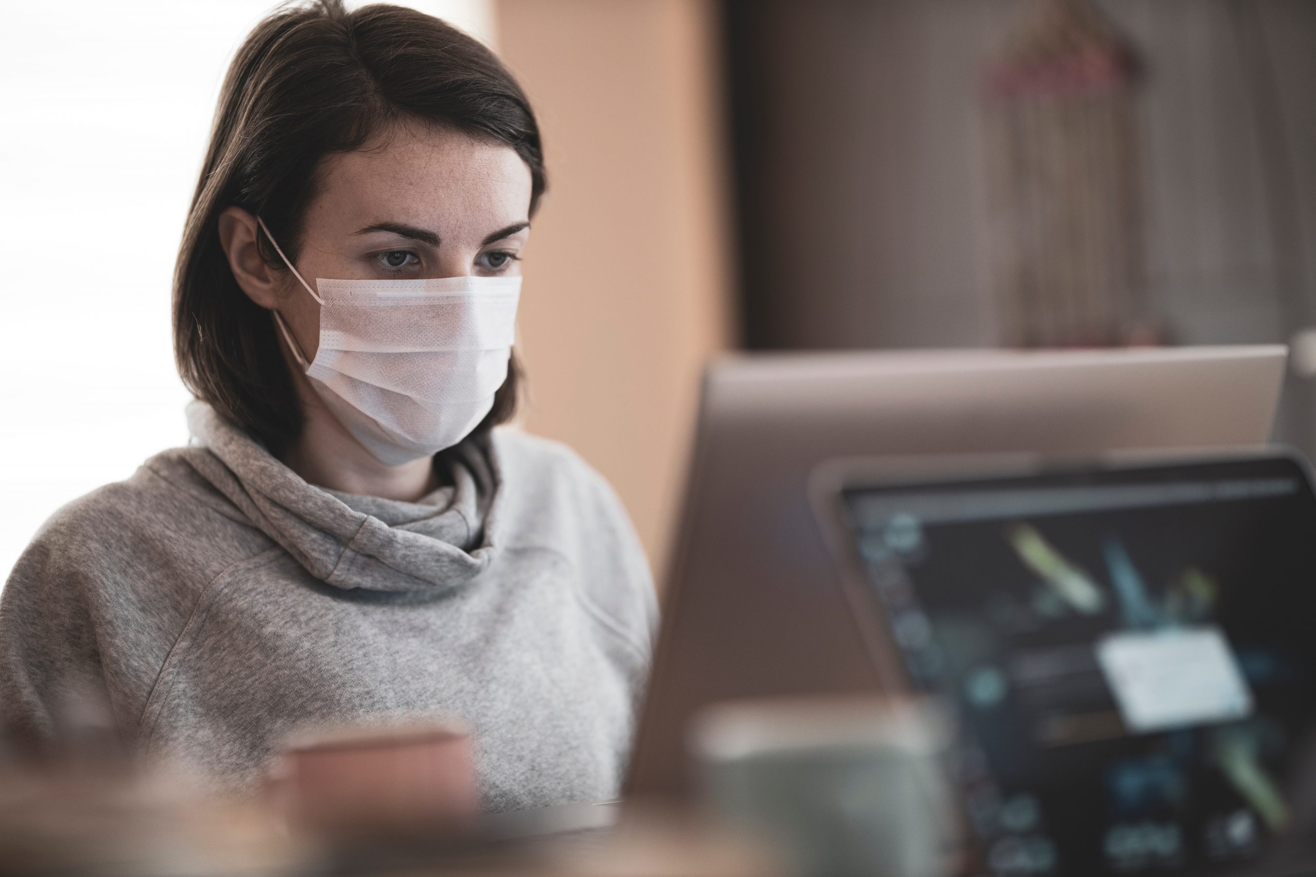 Zaščita zdravja v času, ko je med nami še vedno prisoten virus SARS-CoV-2