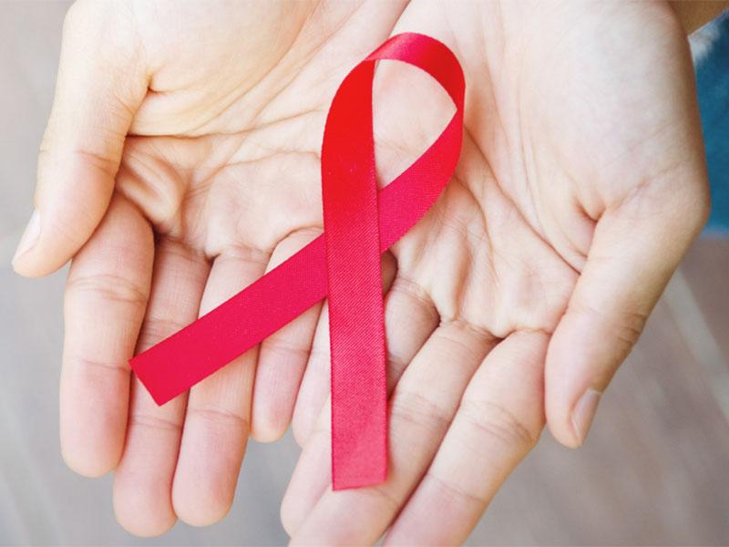 Ob svetovnem dnevu aidsa – V Sloveniji okužbo s HIV dobro obvladujemo